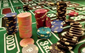 Casino game lobby on okplay slot featuring slots and live dealer tables